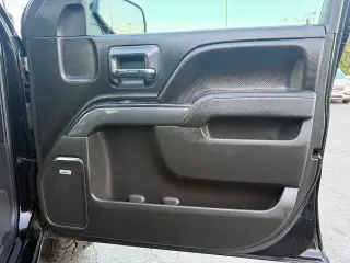 GMC Sierra 1500 2018 4x4 SLT 4p. Cabina de Tripulación 5.8 ft. CB