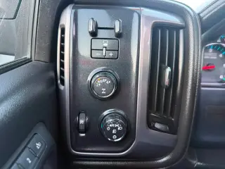 GMC Sierra 1500 2018 4x4 SLT 4p. Cabina de Tripulación 5.8 ft. CB