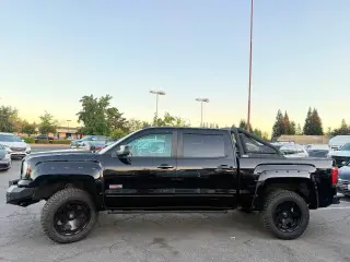 GMC Sierra 1500 2018 4x4 SLT 4p. Cabina de Tripulación 5.8 ft. CB