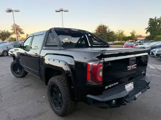 GMC Sierra 1500 2018 4x4 SLT 4p. Cabina de Tripulación 5.8 ft. CB