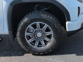 GMC Sierra 1500 2024 4x4 AT4 4dr Crew Cab 5.8 ft. CB