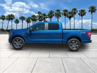 Ford F-150 2023 4x2 XL 4dr SuperCrew 5.5 ft. SB