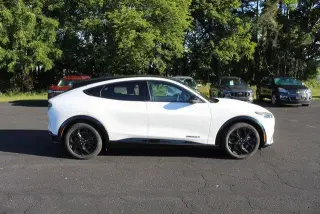 Ford Mustang Mach-E 2023 AWD Premium 4dr SUV