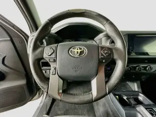 Toyota Tacoma 2017 4x2 TRD Off-Road 4dr Double Cab 5.0 ft SB