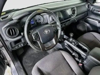 Toyota Tacoma 2017 4x2 TRD Off-Road 4dr Double Cab 5.0 ft SB