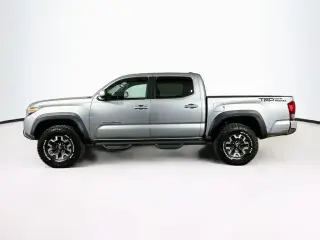Toyota Tacoma 2017 4x2 TRD Off-Road 4dr Double Cab 5.0 ft SB