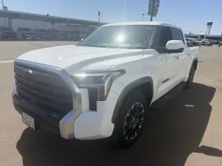 Toyota Tundra 2023 4x4 Limited 4dr CrewMax Cab Pickup SB