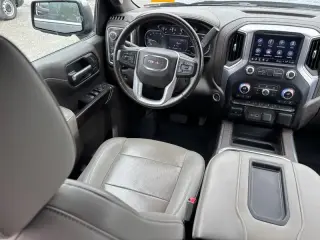 GMC Sierra 1500 2021 4x4 SLT 4 puertas Cabina Crew 5.8 pies SB