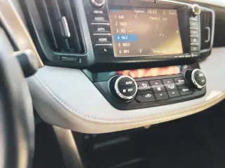 Toyota RAV4 2016 XLE 4dr SUV