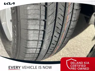 Kia Sorento 2023 LX 4dr SUV