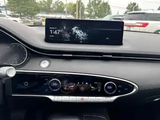 Genesis GV70 2025 AWD 2.5T Standard SUV de 4 puertas