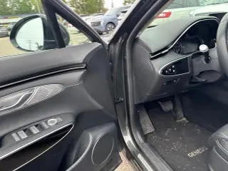 Genesis GV70 2025 AWD 2.5T Standard SUV de 4 puertas