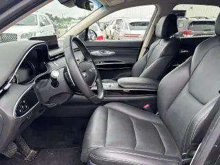 Genesis GV70 2025 AWD 2.5T Standard SUV de 4 puertas