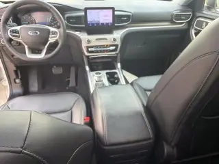 Ford Explorer 2023 AWD XLT SUV de 4 puertas