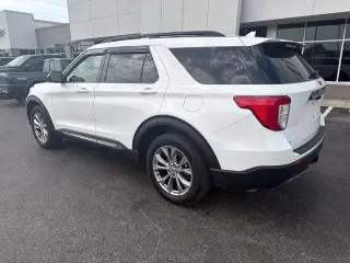 Ford Explorer 2023 AWD XLT SUV de 4 puertas