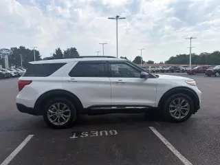 Ford Explorer 2023 AWD XLT SUV de 4 puertas