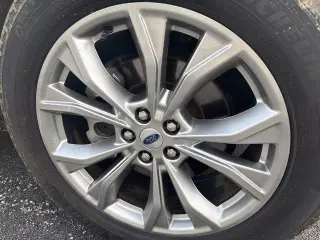 Ford Explorer 2023 AWD XLT SUV de 4 puertas
