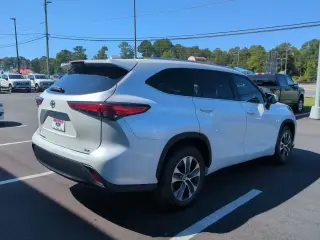 Toyota Highlander 2022 XLE SUV de 4 puertas