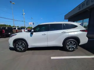 Toyota Highlander 2022 XLE SUV de 4 puertas