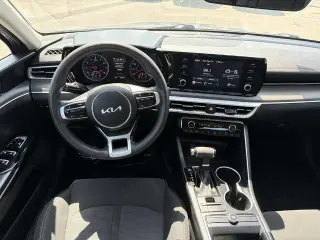 Sedán Kia K5 2022 LXS de 4 puertas