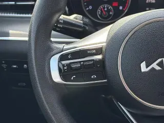 Sedán Kia K5 2022 LXS de 4 puertas