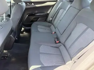 Sedán Kia K5 2022 LXS de 4 puertas