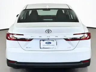 Toyota Camry 2025 Sedán de 4 puertas LE