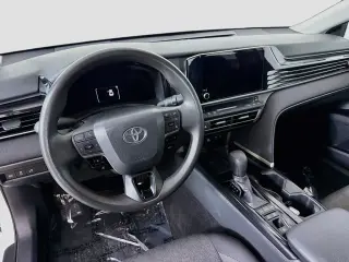 Toyota Camry 2025 Sedán de 4 puertas LE