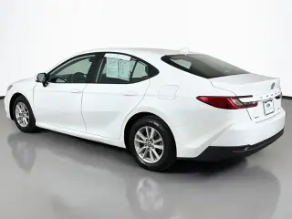 Toyota Camry 2025 Sedán de 4 puertas LE