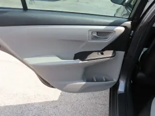 Toyota Camry 2016 SE sedán de 4 puertas