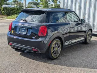 MINI Hardtop 2 Puertas 2024 Cooper SE Hatchback de 3 puertas