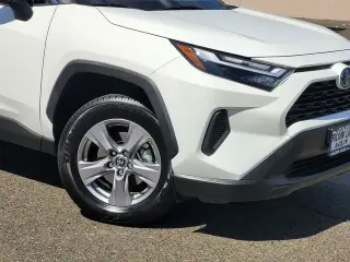 Toyota RAV4 Híbrido 2024 AWD XLE SUV de 4 puertas