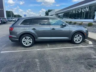 Audi Q7 2019 AWD quattro Premium 55 TFSI 4dr SUV