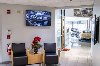 Genesis GV70 2023 Tracción Integral 2.5T Estándar 4 puertas SUV