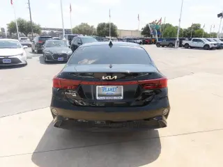 Kia Forte 2024 Sedán de 4 puertas LX