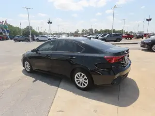 Kia Forte 2024 Sedán de 4 puertas LX