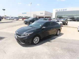 Kia Forte 2024 Sedán de 4 puertas LX