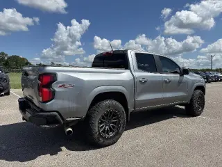 Chevrolet Colorado 2024 4x4 Z71 4 puertas Crew Cab batea de 5 pies