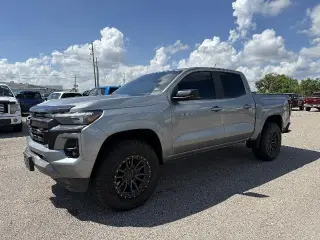 Chevrolet Colorado 2024 4x4 Z71 4 puertas Crew Cab batea de 5 pies