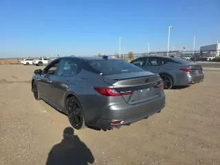 Sedán Toyota Camry 2026 XSE de 4 puertas