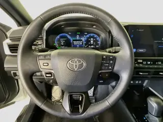 Toyota Camry 2025 SE Sedán de 4 puertas
