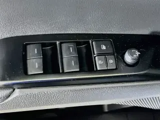 Toyota Camry 2025 SE Sedán de 4 puertas