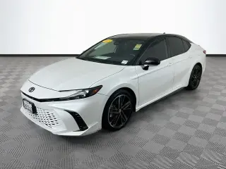 Toyota Camry 2025 SE Sedán de 4 puertas