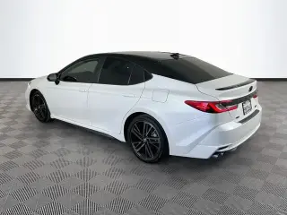 Toyota Camry 2025 SE Sedán de 4 puertas