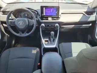Toyota RAV4 2025 XLE SUV de 4 puertas