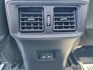 Toyota RAV4 2025 XLE SUV de 4 puertas