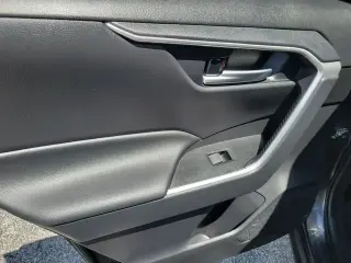 Toyota RAV4 2025 XLE SUV de 4 puertas