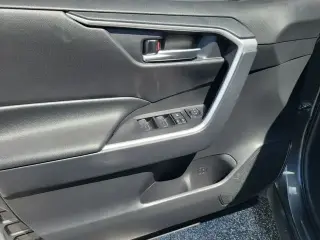 Toyota RAV4 2025 XLE SUV de 4 puertas