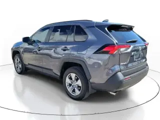 Toyota RAV4 2025 XLE SUV de 4 puertas