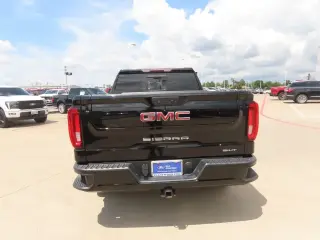 GMC Sierra 1500 2019 4x2 SLT 4dr Crew Cab 5.8 ft. SB